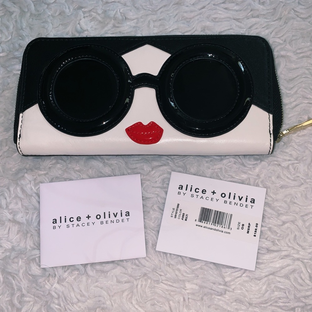 Alice and Olivia Face Wallet